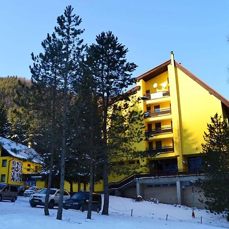 Hotel Smrecina Low Tatras Экстерьер фото