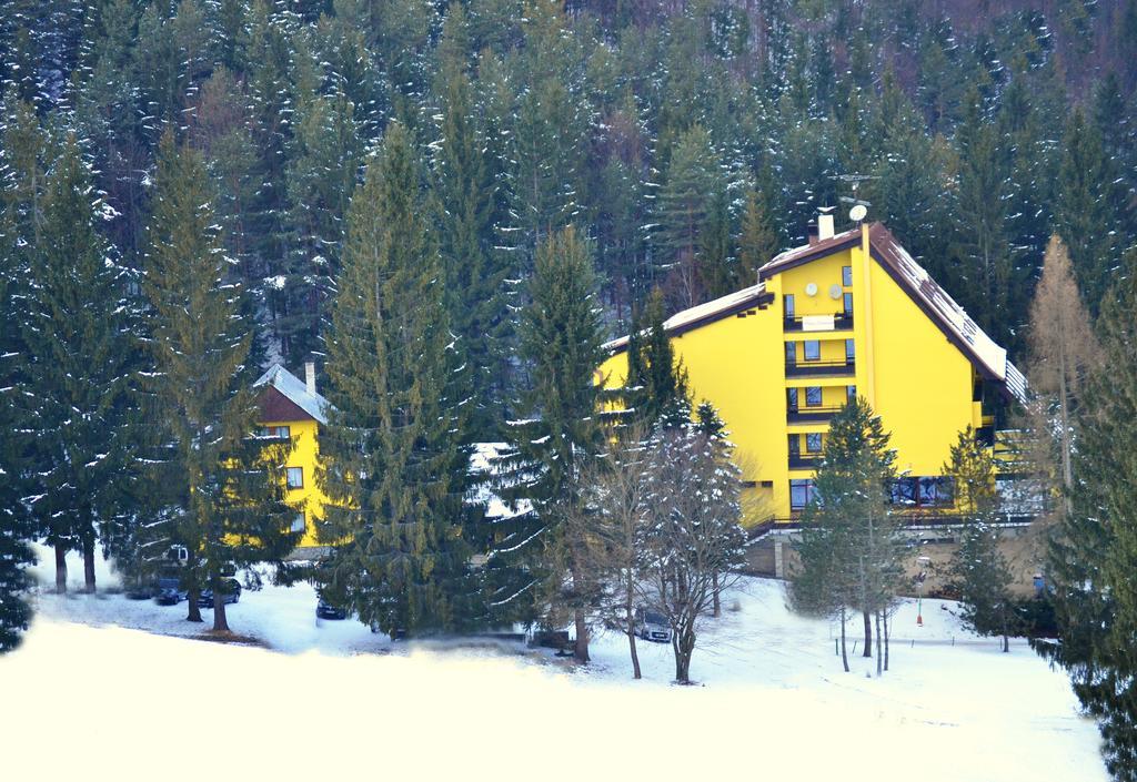 Hotel Smrecina Low Tatras Экстерьер фото