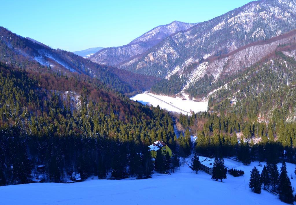 Hotel Smrecina Low Tatras Экстерьер фото