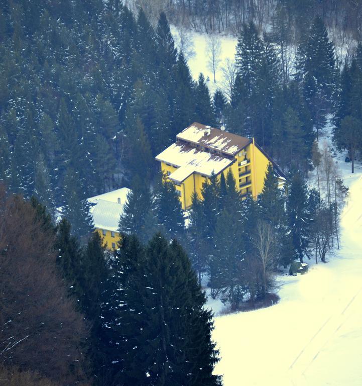 Hotel Smrecina Low Tatras Экстерьер фото