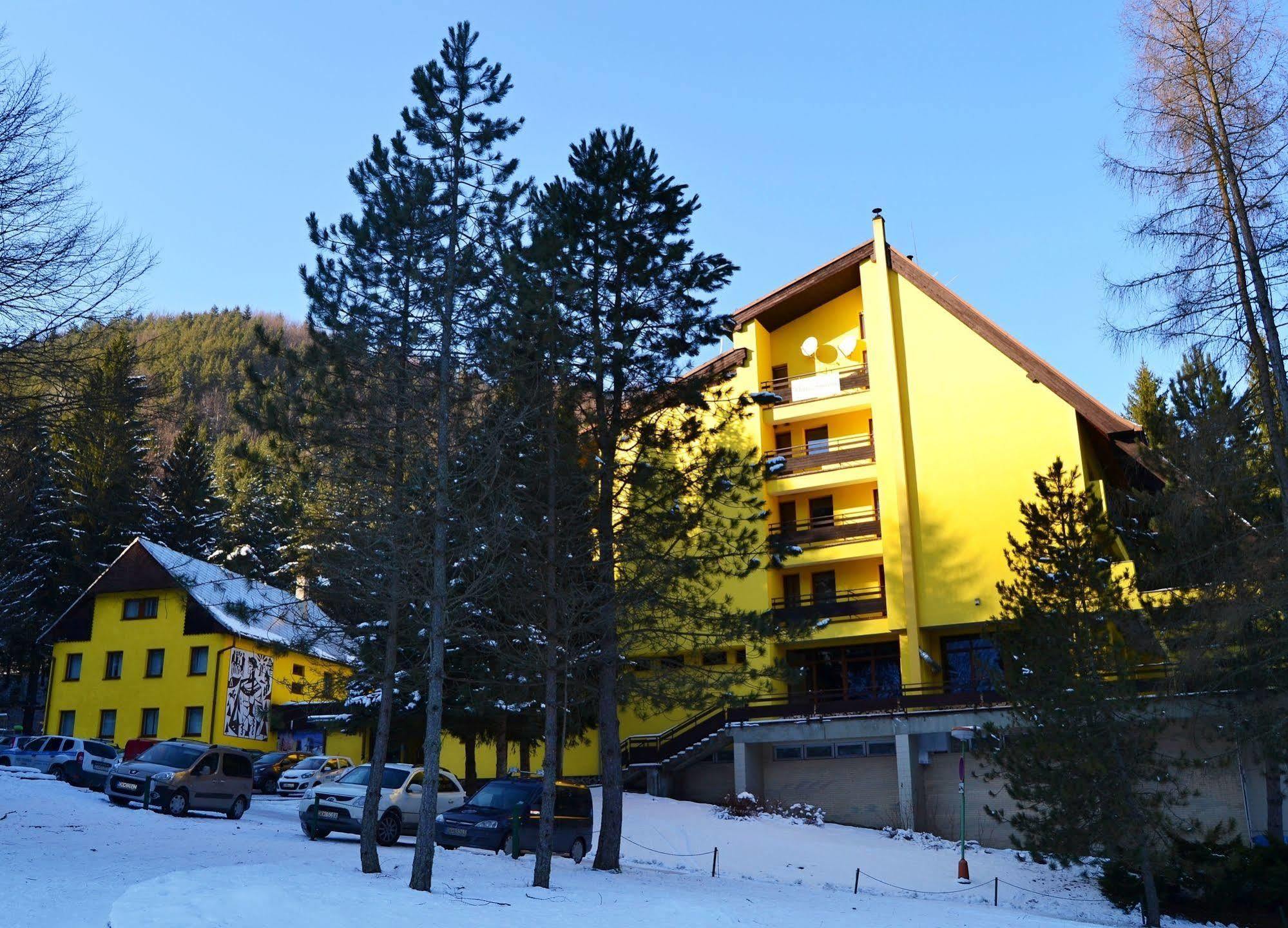 Hotel Smrecina Low Tatras Экстерьер фото